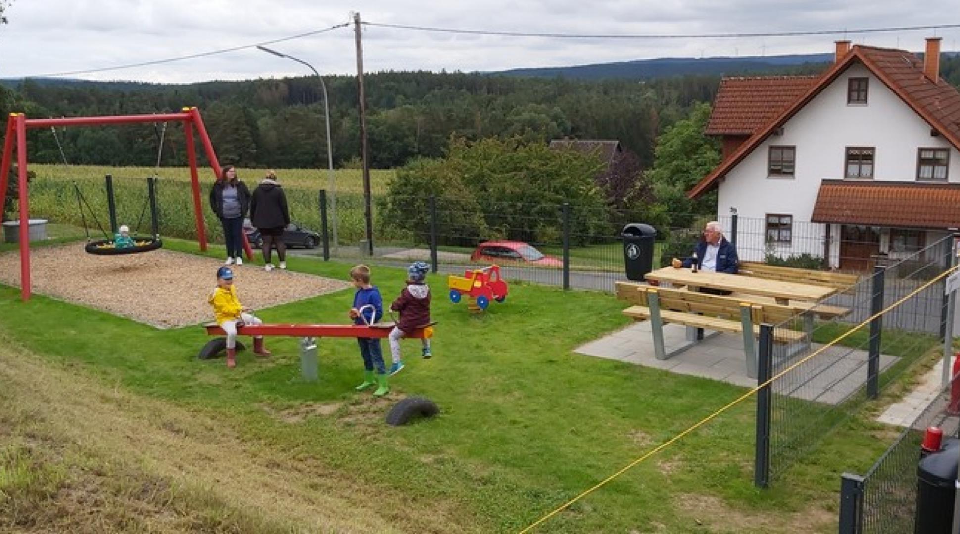 17 Bild 19.09.2021 Spielplatzeinweihung Schamelsberg